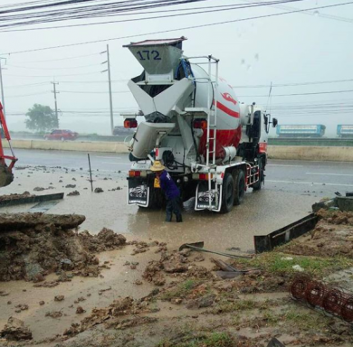 โดนฝนถล่ม